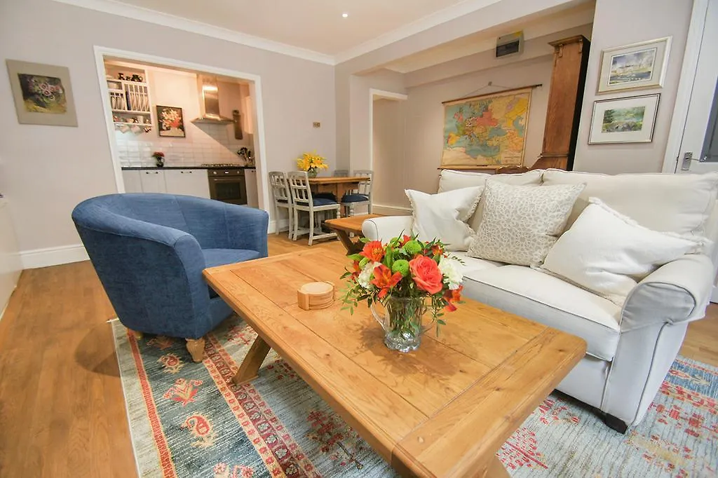 Eaton Place Apartment location